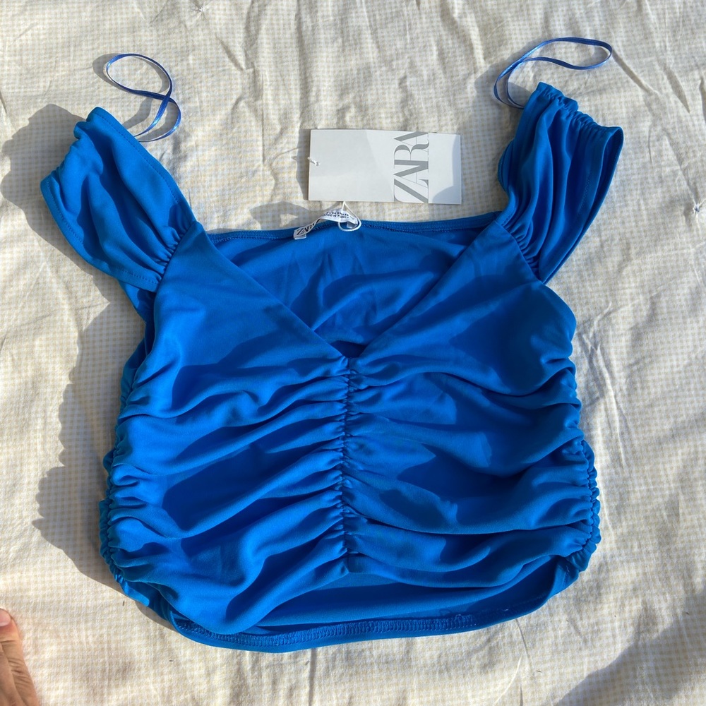 brand new zara top with tags